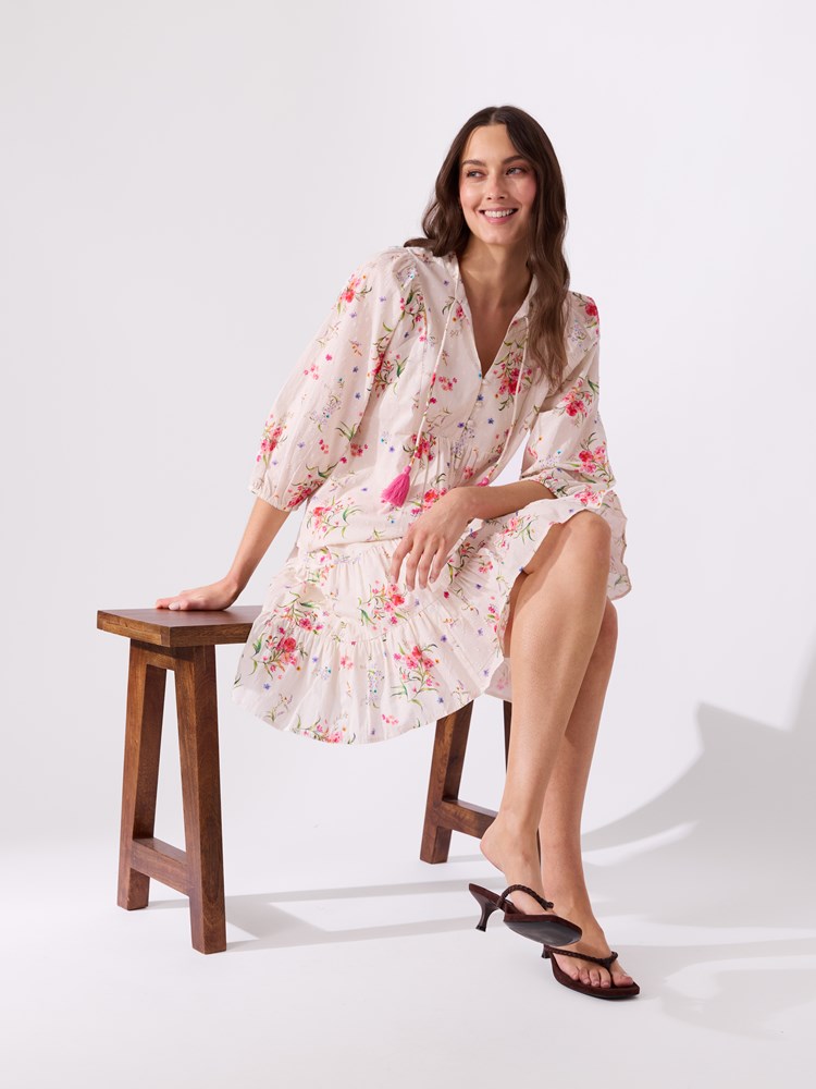 Scarlett bluse 7515617_O79-VAVITE-H26-Modell-Front_chn=match_5399_Scarlett bluse O79.jpg_Front