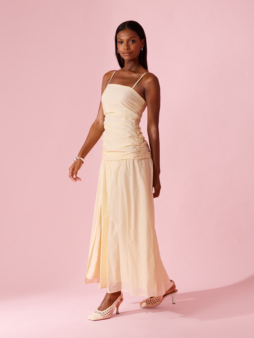 7515631 Q71 7515631_Q71-DONNA-H26-Modell-Front_chn=match_1911_Lilly kjole Q71.jpg_Front