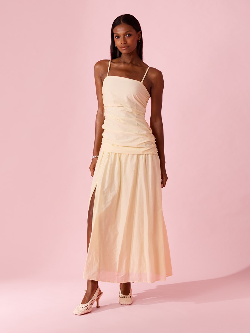 7515631 Q71 7515631_Q71-DONNA-H26-Modell-Front_chn=match_8684_Lilly kjole Q71.jpg_Front