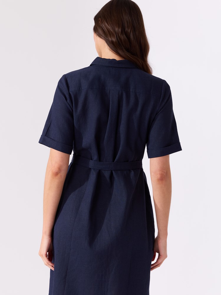 Mary skjortekjole 7515828_EGS-VAVITE-H26-Modell-Back_chn=match_3920_Mary skjortekjole EGS.jpg_Back