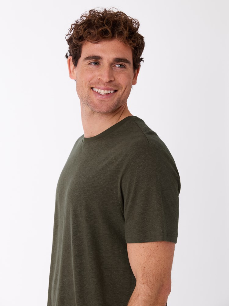 Viero t-skjorte 7515853_AII-MARIOCONTI-H26-Modell-Front_chn=match_3333_Viero t-skjorte AII.jpg_Front||Front