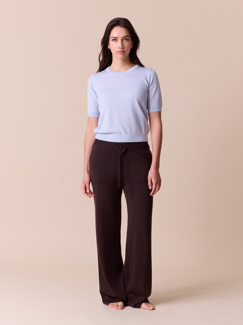 7515863 E8P 7515863_E8P-MARIEPHILIPPE-A26-Modell-Front_chn=match_2302_Sara merinocardigan E8P.jpg_Front