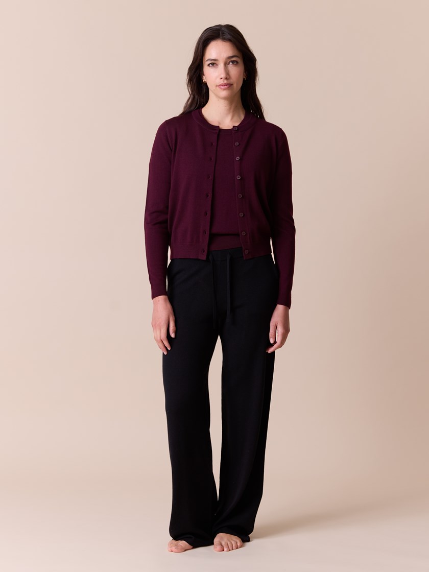 7515863 MWO 7515863_MWO-MARIEPHILIPPE-A26-Modell-Front_chn=match_5357_Sara merinocardigan MWO.jpg_Front||Front