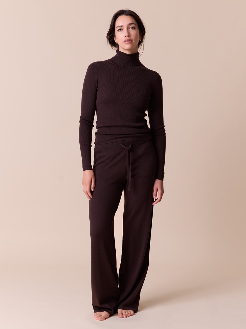 7515870 AIN 7515870_AIN-MARIEPHILIPPE-A26-Modell-Front_chn=match_4233_Susanne merinopologenser AIN.jpg_Front||Front