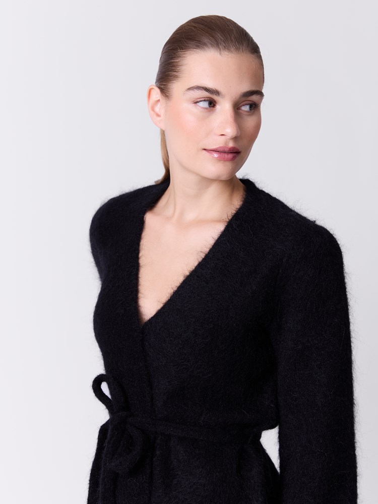 Lina cardigan 7515899_ID2-DONNA-A26-Modell-Front_chn=match_3608_Lina cardigan ID2.jpg_Front||Front