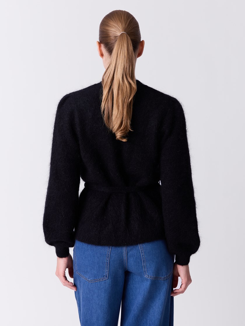 7515899 ID2 7515899_ID2-DONNA-A26-Modell-Front_chn=match_4162_Lina cardigan ID2.jpg_Front||Front