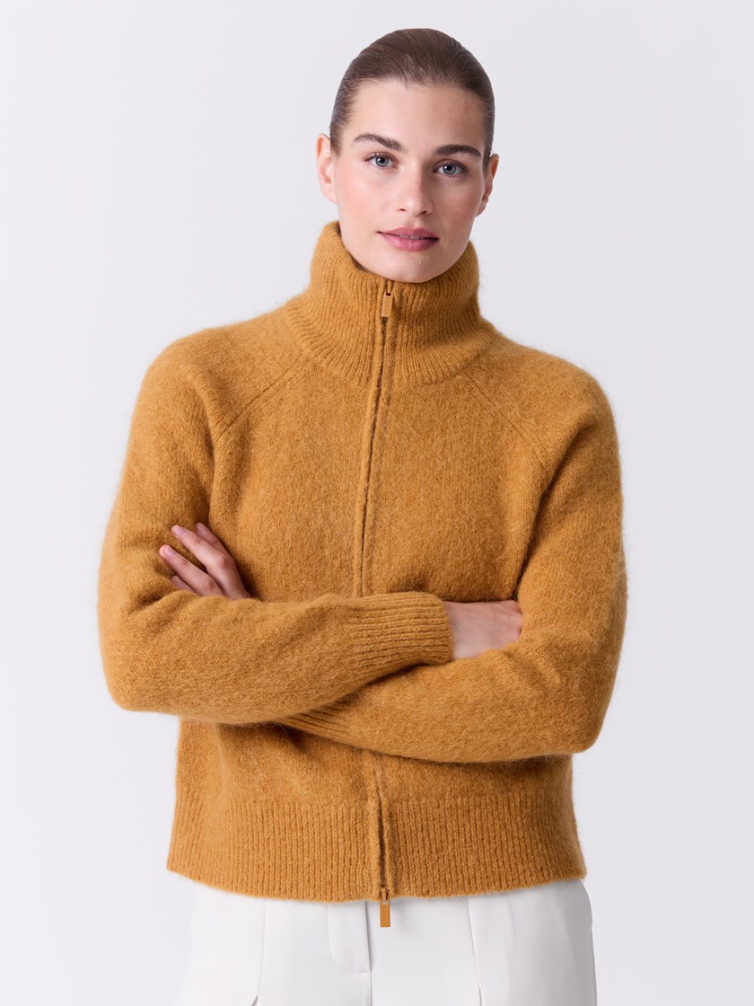 7515900 ACB 7515900_ACB-DONNA-A26-Modell-Front_chn=match_8197_Carmela cardigan ACB.jpg_Front