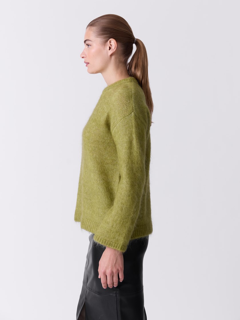 7515901 T93 7515901_T93-DONNA-A26-Modell-Front_chn=match_2146_Eze genser T93.jpg_Front||Front
