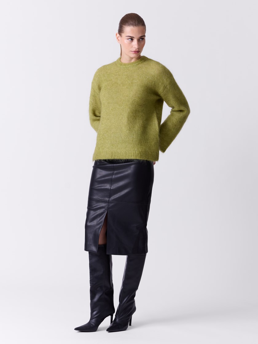 7515901 T93 7515901_T93-DONNA-A26-Modell-Front_chn=match_5467_Eze genser T93.jpg_Front||Front