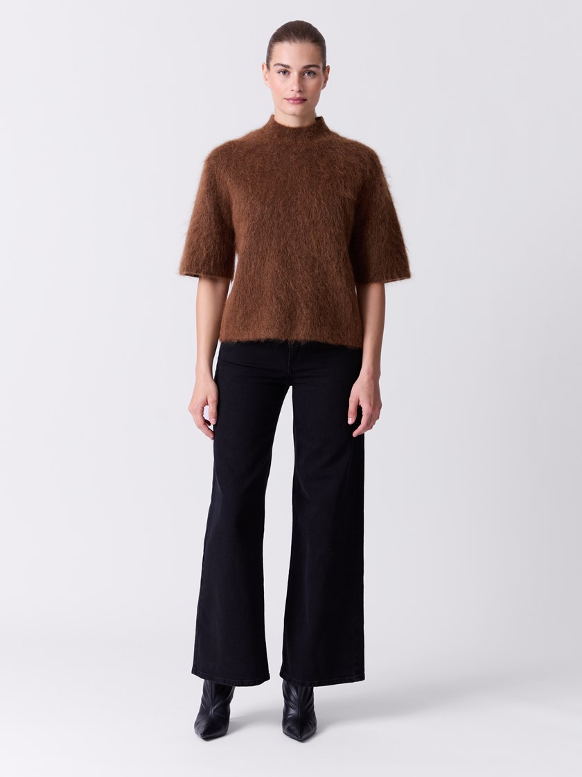 7515903 AGM 7515903_AGM-DONNA-A26-Modell-Front_chn=match_1696_Celine genser AGM.jpg_Front||Front