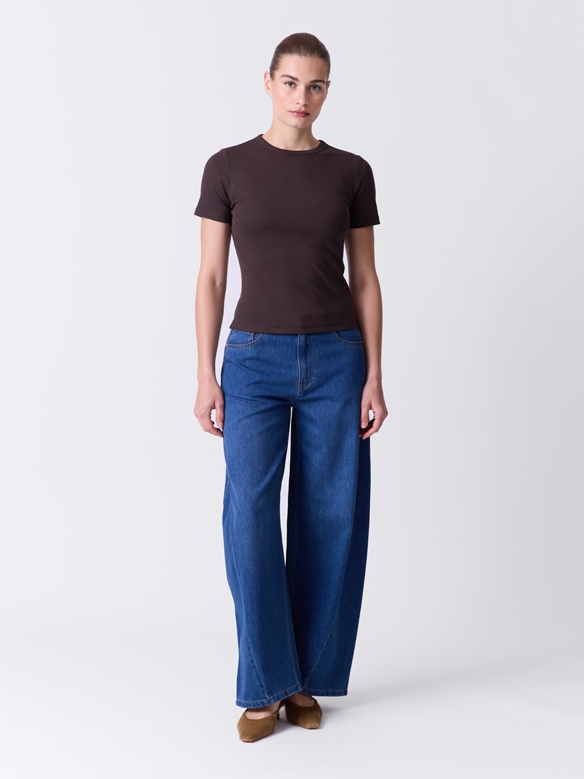 7515908 AIJ 7515908_AIJ-DONNA-A26-Modell-Front_chn=match_4813.jpg_Front||Front