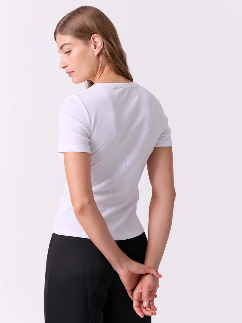 7515908 O68 7515908_O68-DONNA-A26-Modell-Front_chn=match_4975_Liv t-skjorte O68.jpg_Front||Front