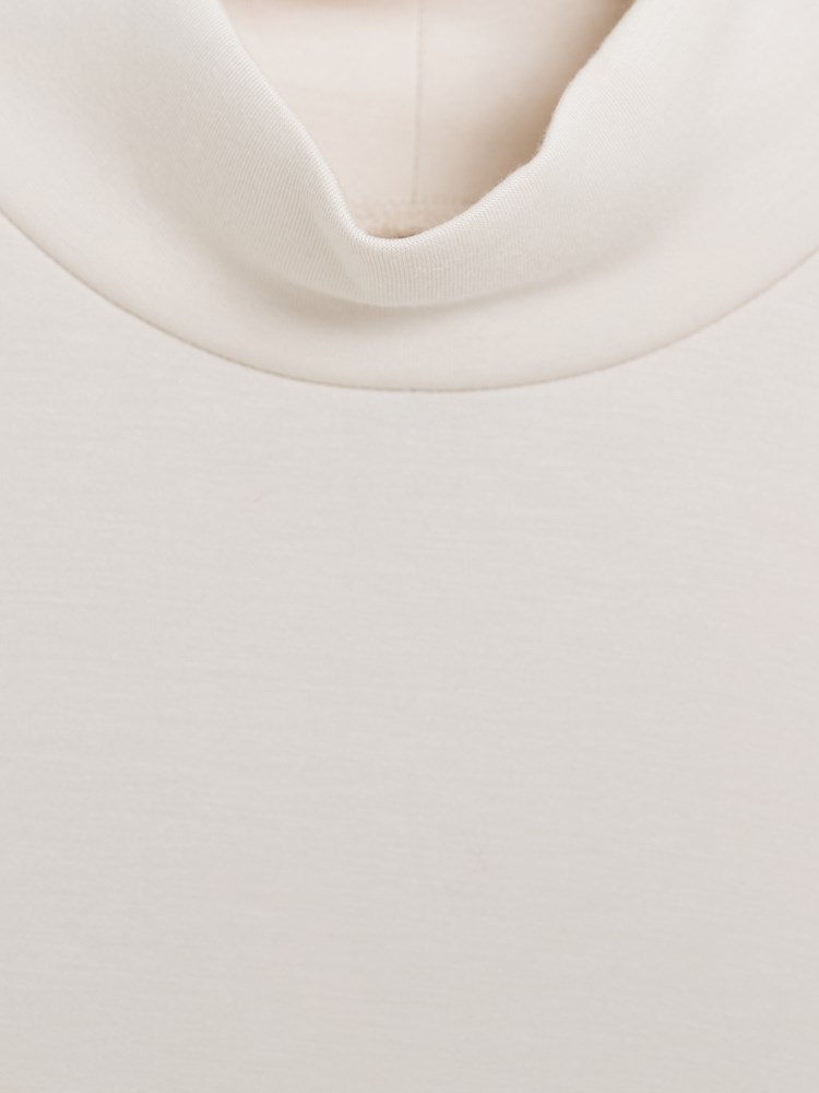 Melinda pologenser 7515909_I2L-DONNA-A26-Front_565_Melinda pologenser I2L.jpg_Front