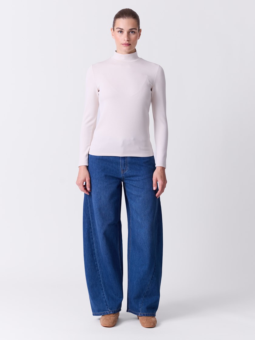 7515909 I2L 7515909_I2L-DONNA-A26-Modell-Front_chn=match_6204_Melinda pologenser I2L.jpg_Front||Front