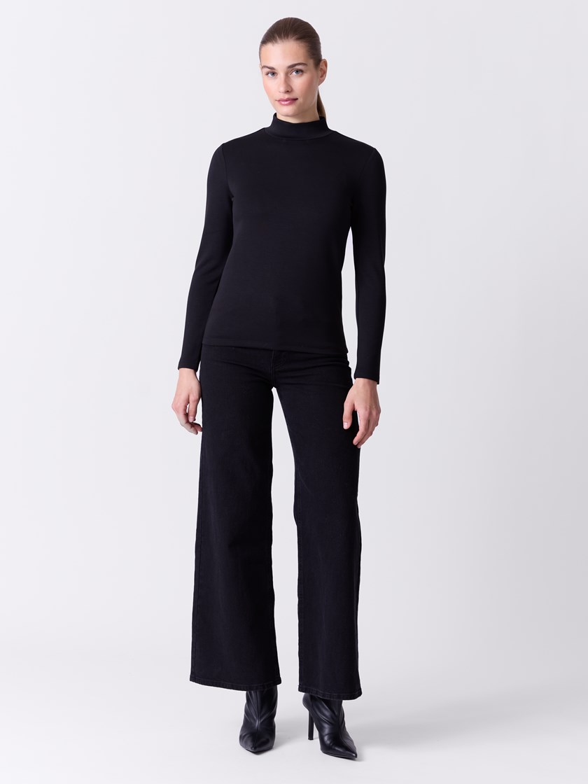 7515909 ID2 7515909_ID2-DONNA-A26-Modell-Front_chn=match_1221_Melinda pologenser ID2.jpg_Front||Front