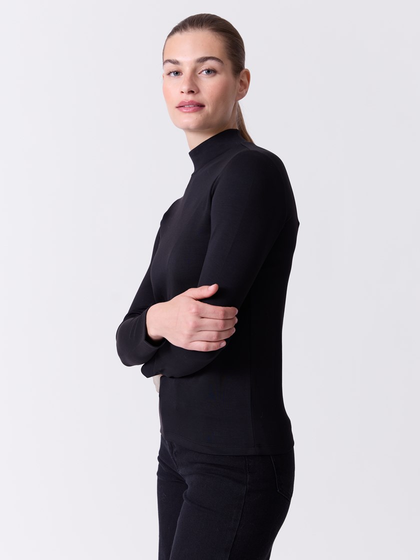 7515909 ID2 7515909_ID2-DONNA-A26-Modell-Front_chn=match_1268_Melinda pologenser ID2.jpg_Front||Front