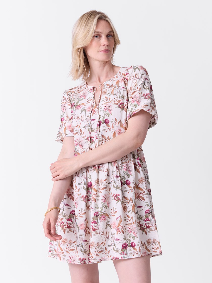 7515917 AHK 7515917_AHK-VAVITE-A26-Modell-Front_chn=match_4757_Camelia kjole AHK.jpg_Front||Front