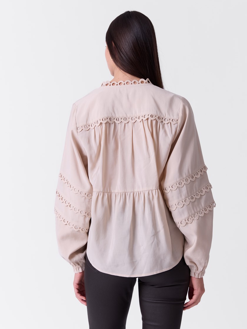 7515927 I2L 7515927_I2L-MARIEPHILIPPE-A26-Modell-Back_chn=match_4233_Vanessa bluse I2L.jpg_Back