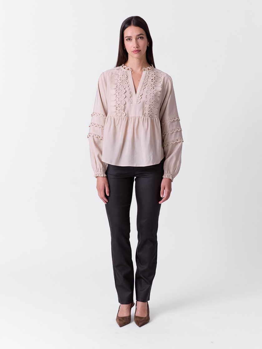 7515927 I2L 7515927_I2L-MARIEPHILIPPE-A26-Modell-Front_chn=match_4233_Vanessa bluse I2L.jpg_Front