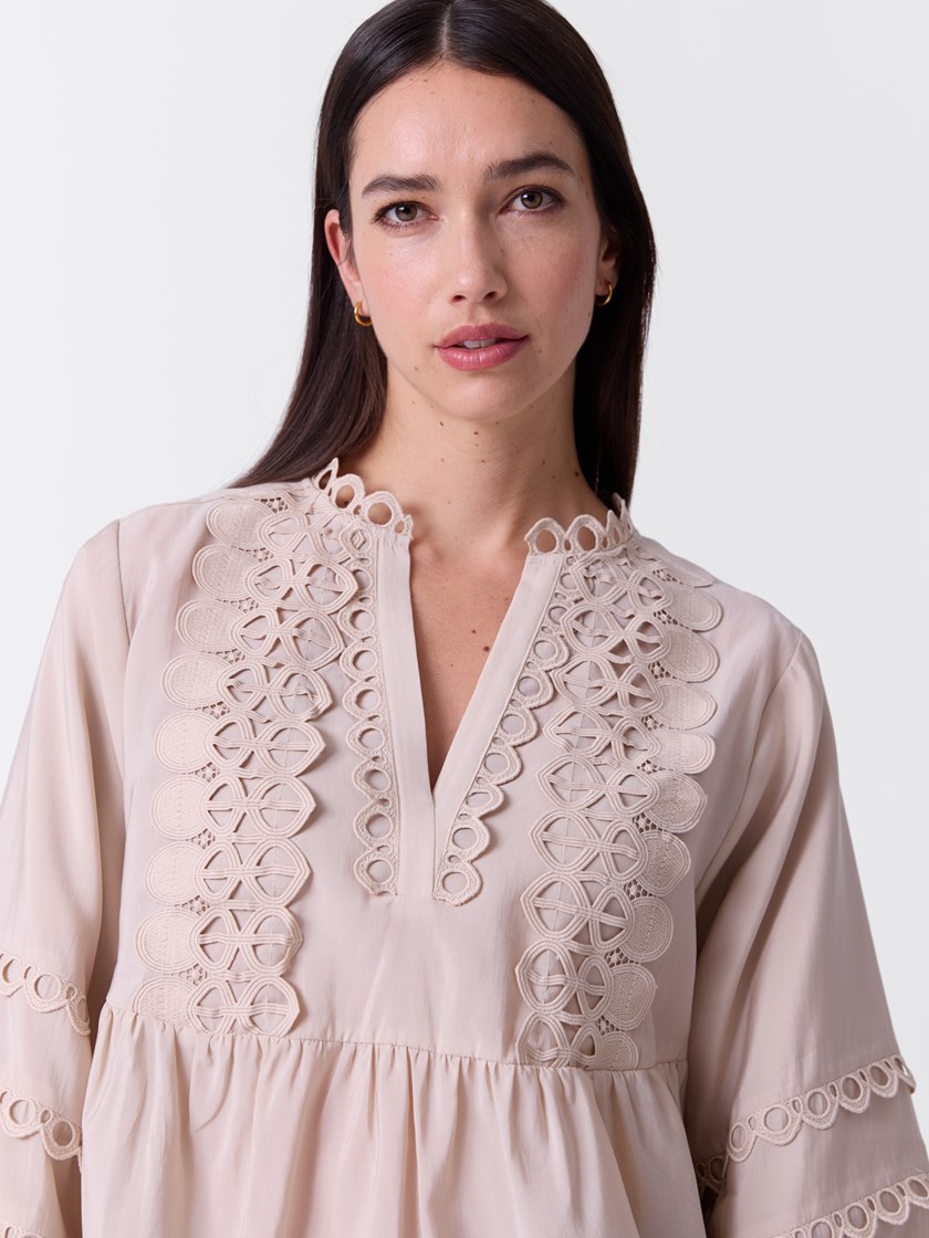 7515927 I2L 7515927_I2L-MARIEPHILIPPE-A26-Modell-Front_chn=match_4234_Vanessa bluse I2L.jpg_Front