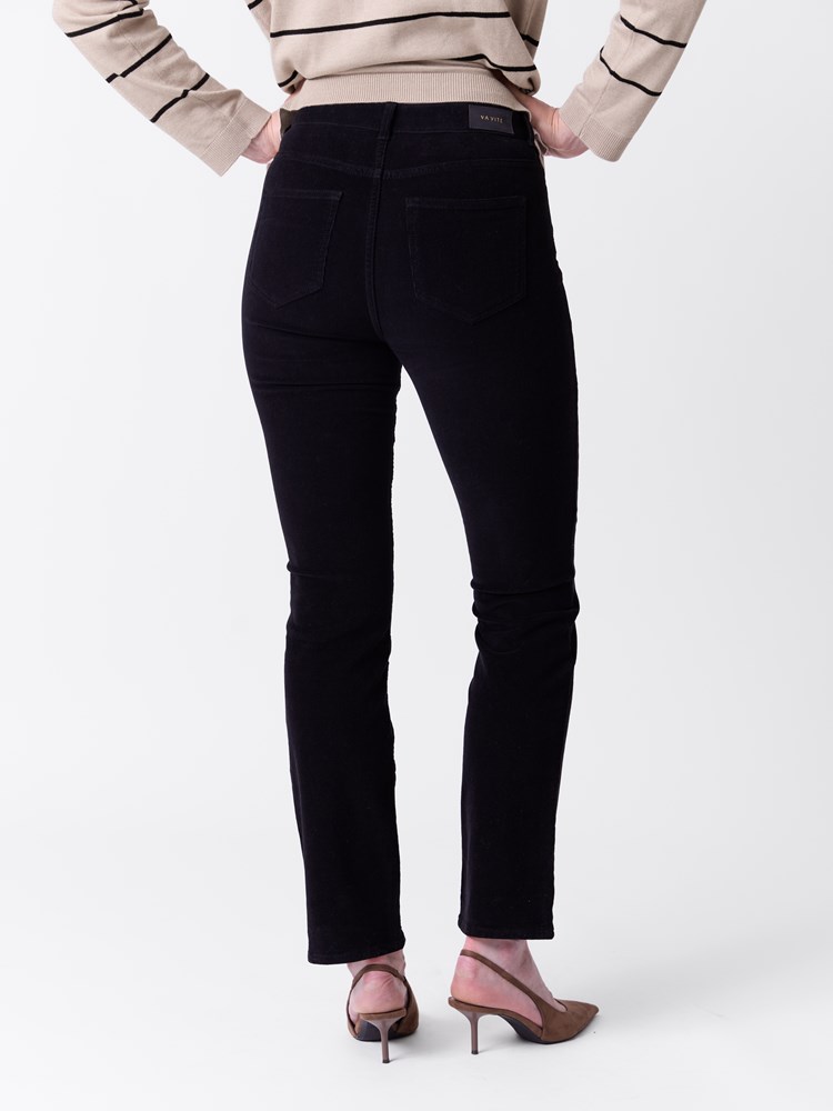 Sophia straight cord 7516041_C18-VAVITE-A26-Modell-Front_chn=match_3498.jpg_Front||Front
