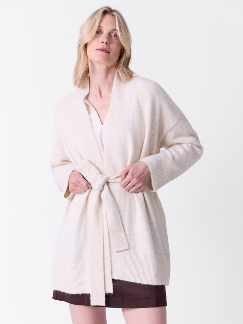 7516044 O79 7516044_O79-VAVITE-A26-Modell-Front_chn=match_7626_May cardigan O79.jpg_Front||Front