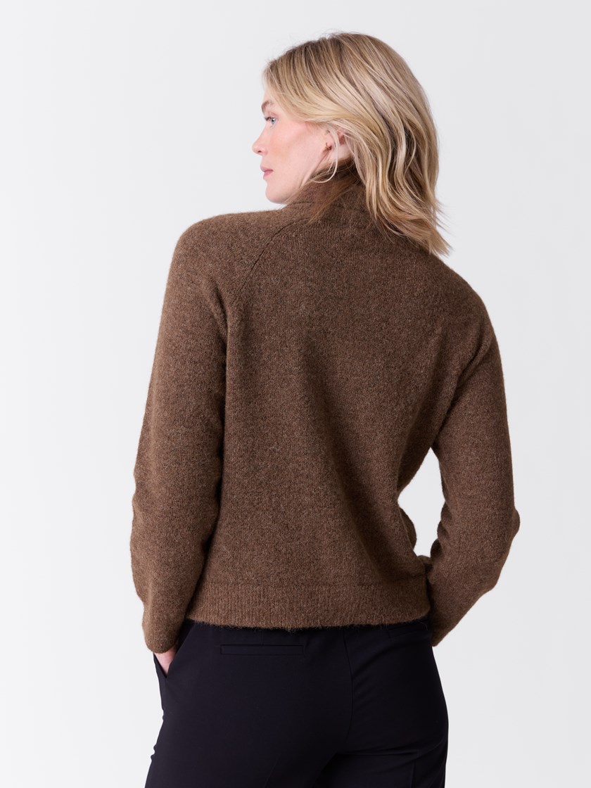 7516082 AHK 7516082_AHK-VAVITE-A26-Modell-Front_chn=match_8560_Florence cardigan AHK.jpg_Front||Front
