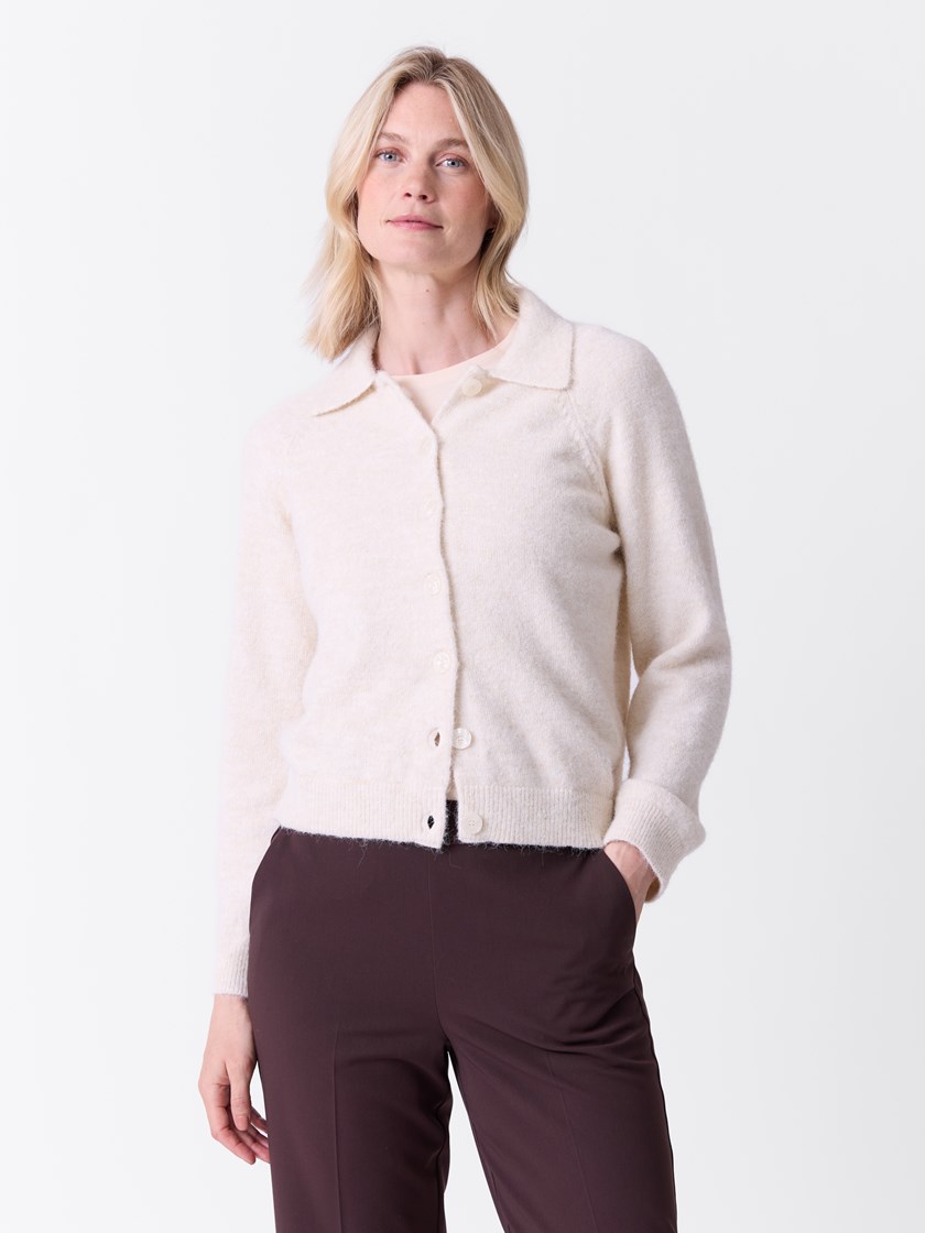 7516082 O79 7516082_O79-VAVITE-A26-Modell-Front_chn=match_2932_Florence cardigan O79.jpg_Front||Front