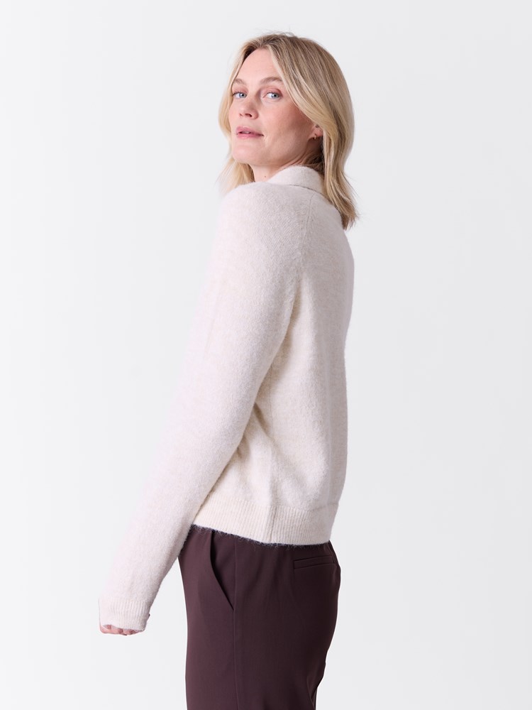 Florence cardigan 7516082_O79-VAVITE-A26-Modell-Front_chn=match_8045.jpg_Front||Front