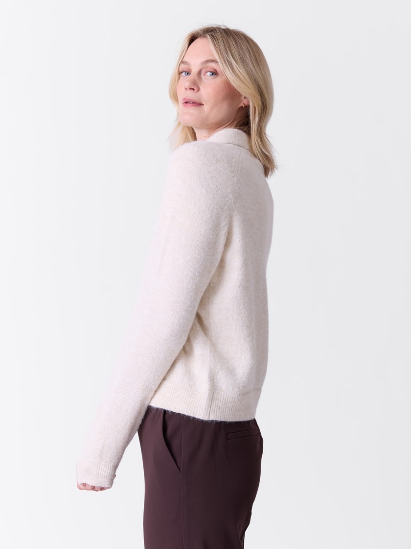 7516082 O79 7516082_O79-VAVITE-A26-Modell-Front_chn=match_8045_Florence cardigan O79.jpg_Front||Front