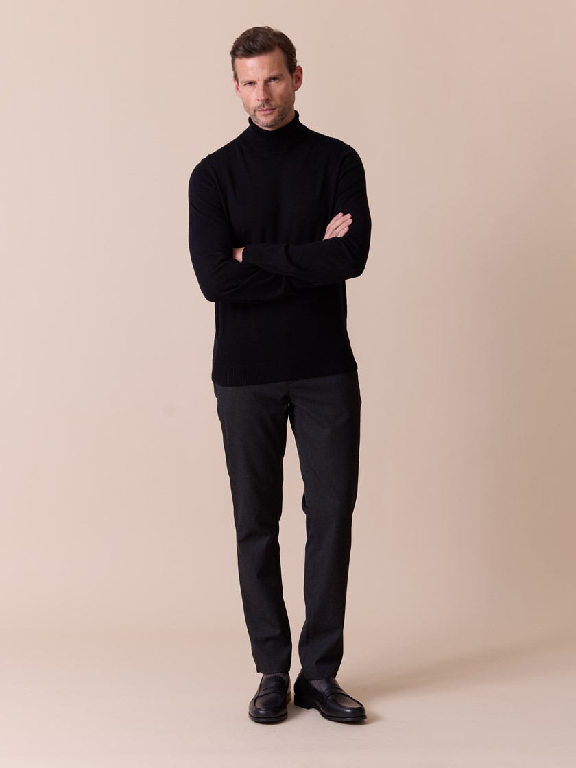 7516088 CAD 7516088_CAD-MARIOCONTI-A26-Modell-Front_chn=match_50_Berto merino høyhalset genser CAD.jpg_Front||Front