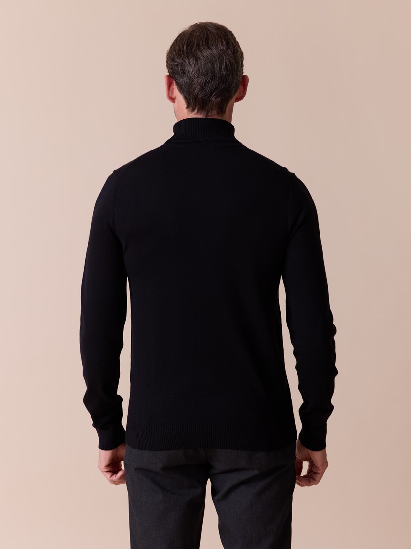 7516088 CAD 7516088_CAD-MARIOCONTI-A26-Modell-Front_chn=match_7111_Berto merino høyhalset genser CAD.jpg_Front||Front