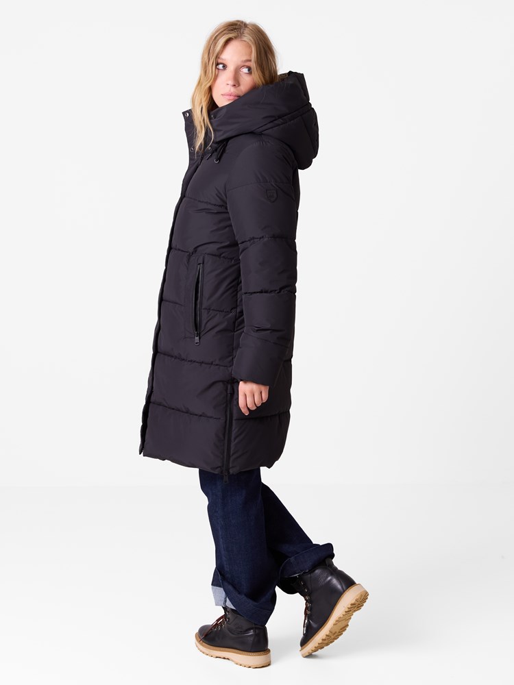 Ebba kåpe 7516093_C25-JEANPAUL-A26-Modell-Front_6668_Ebba kåpe C25.jpg_Front||Front