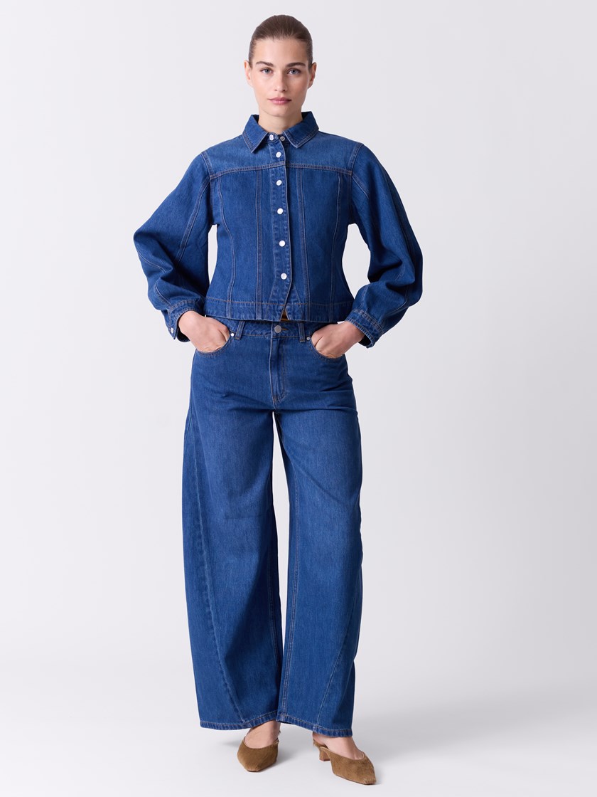 7516127 DAB 7516127_DAB-DONNA-A26-Modell-Front_chn=match_8367_Denima skjorte DAB.jpg_Front||Front
