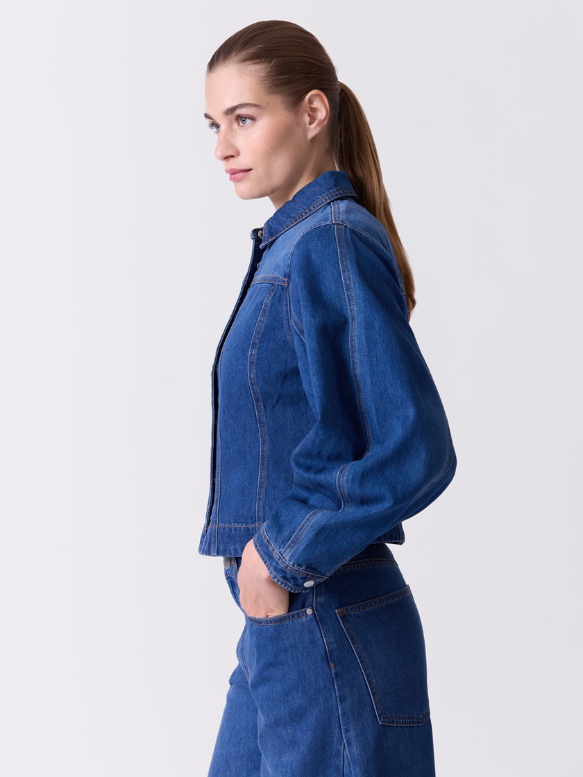 7516127 DAB 7516127_DAB-DONNA-A26-Modell-Front_chn=match_8597_Denima skjorte DAB.jpg_Front||Front