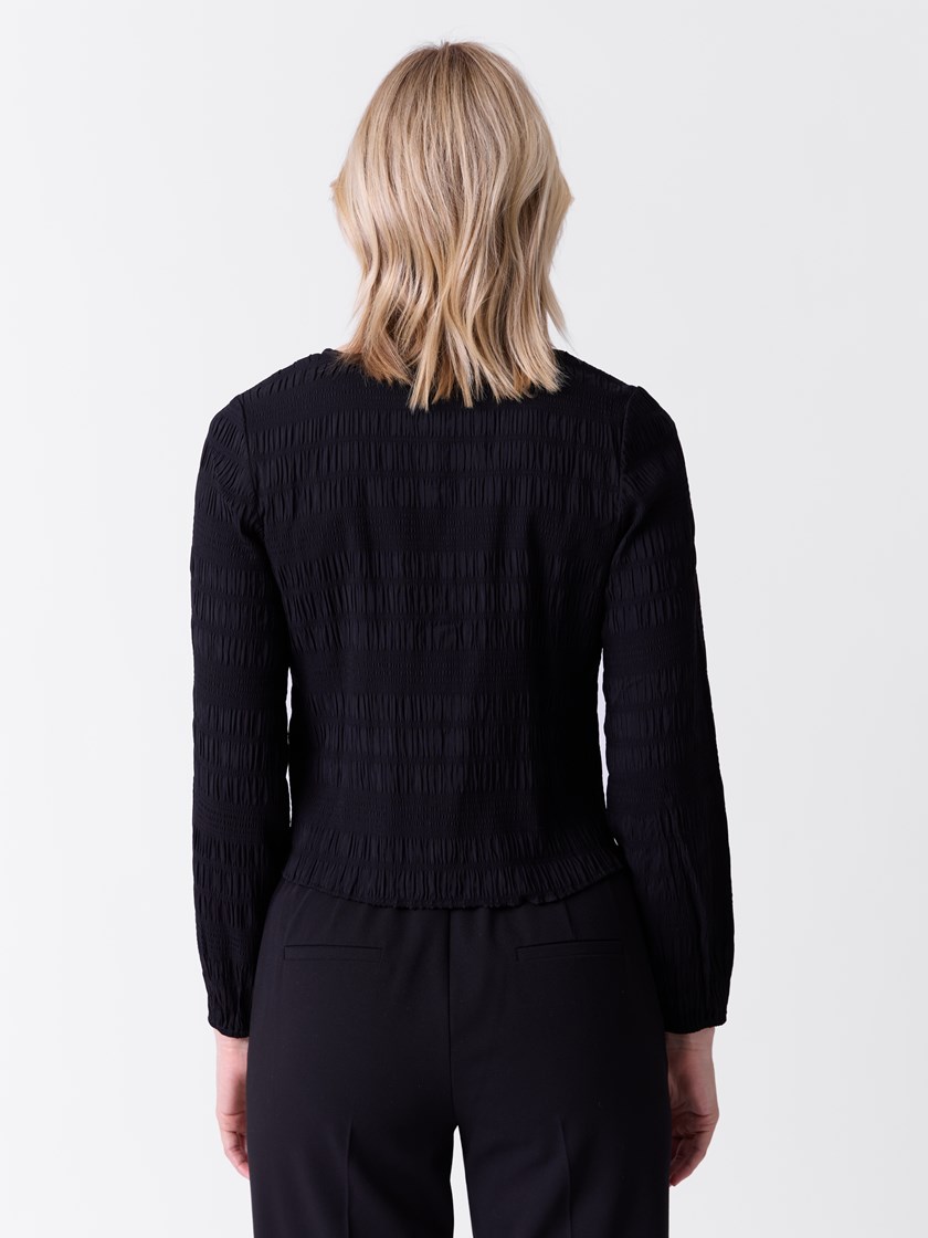 7516244 ID2 7516244_ID2-VAVITE-A26-Modell-Front_chn=match_2745_Eline bluse ID2.jpg_Front||Front