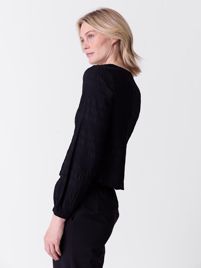 7516244 ID2 7516244_ID2-VAVITE-A26-Modell-Front_chn=match_8116_Eline bluse ID2.jpg_Front||Front