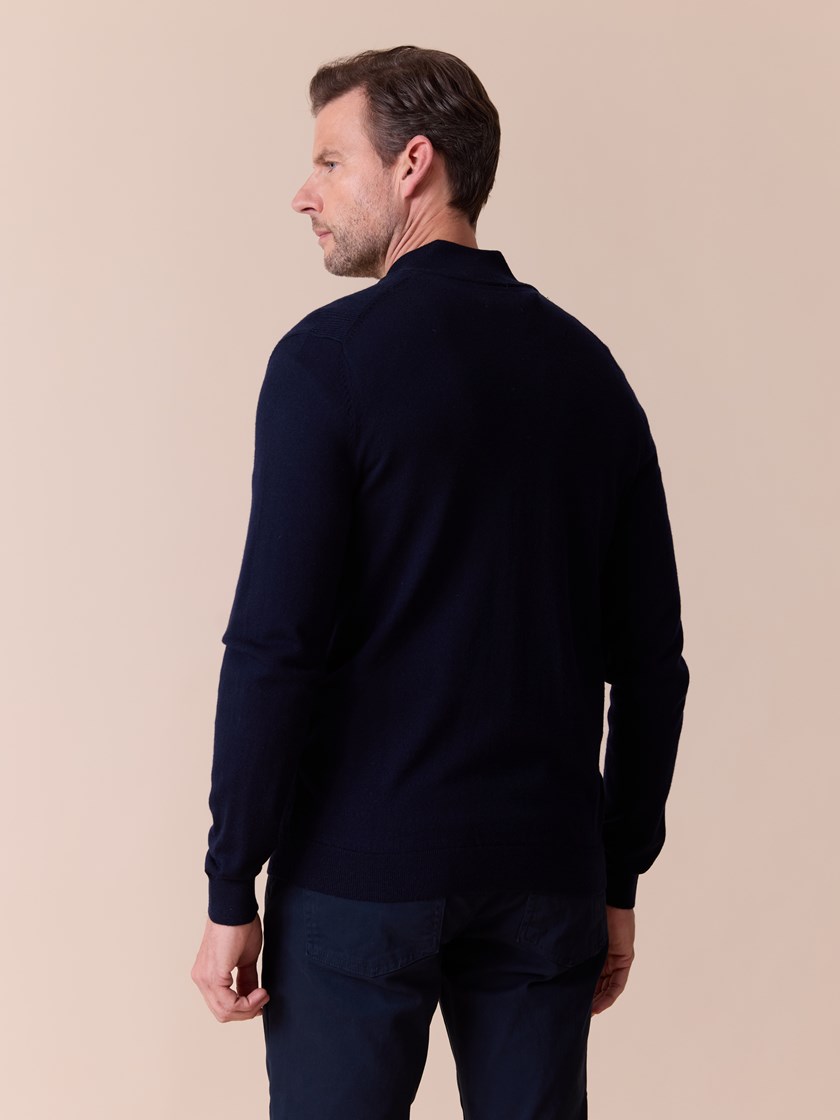 7516316 EN9 7516316_EN9-MARIOCONTI-A26-Modell-Front_chn=match_3515_Manzini ullcardigan EN9.jpg_Front||Front
