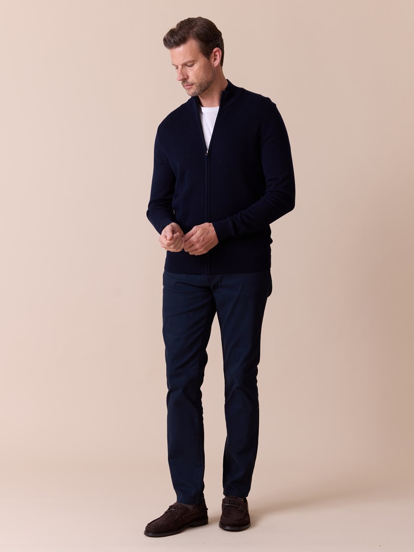 7516316 EN9 7516316_EN9-MARIOCONTI-A26-Modell-Front_chn=match_9433_Manzini ullcardigan EN9.jpg_Front||Front