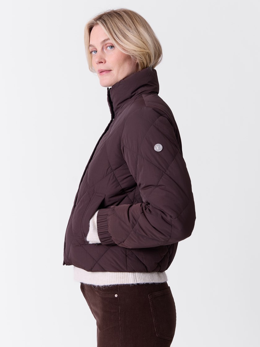 7516368 AIN 7516368_AIN-VAVITE-A26-Modell-Front_chn=match_2680_Marie jakke AIN.jpg_Front||Front
