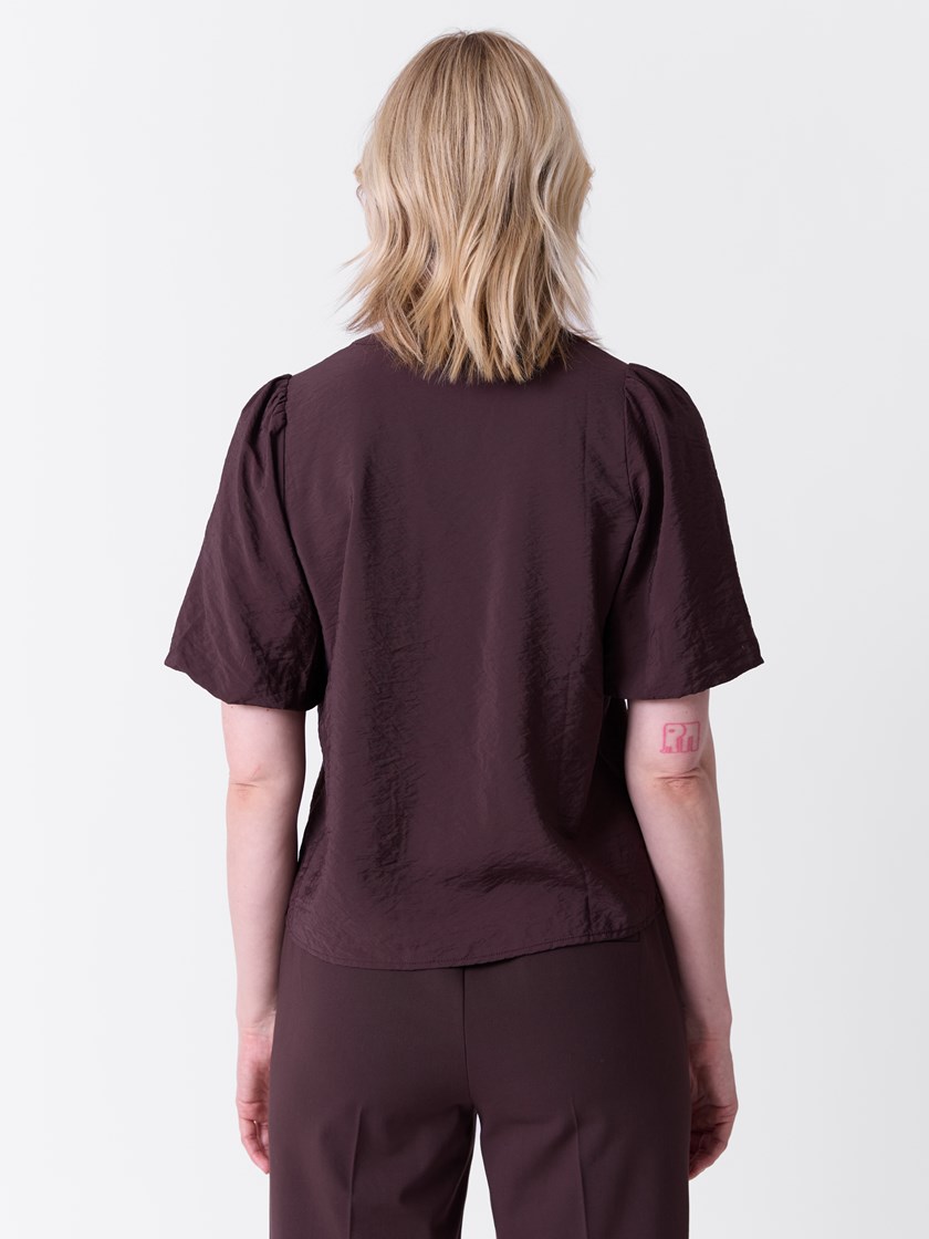 7516385 AIN 7516385_AIN-VAVITE-A26-Modell-Front_chn=match_8511_Camelia bluse AIN.jpg_Front
