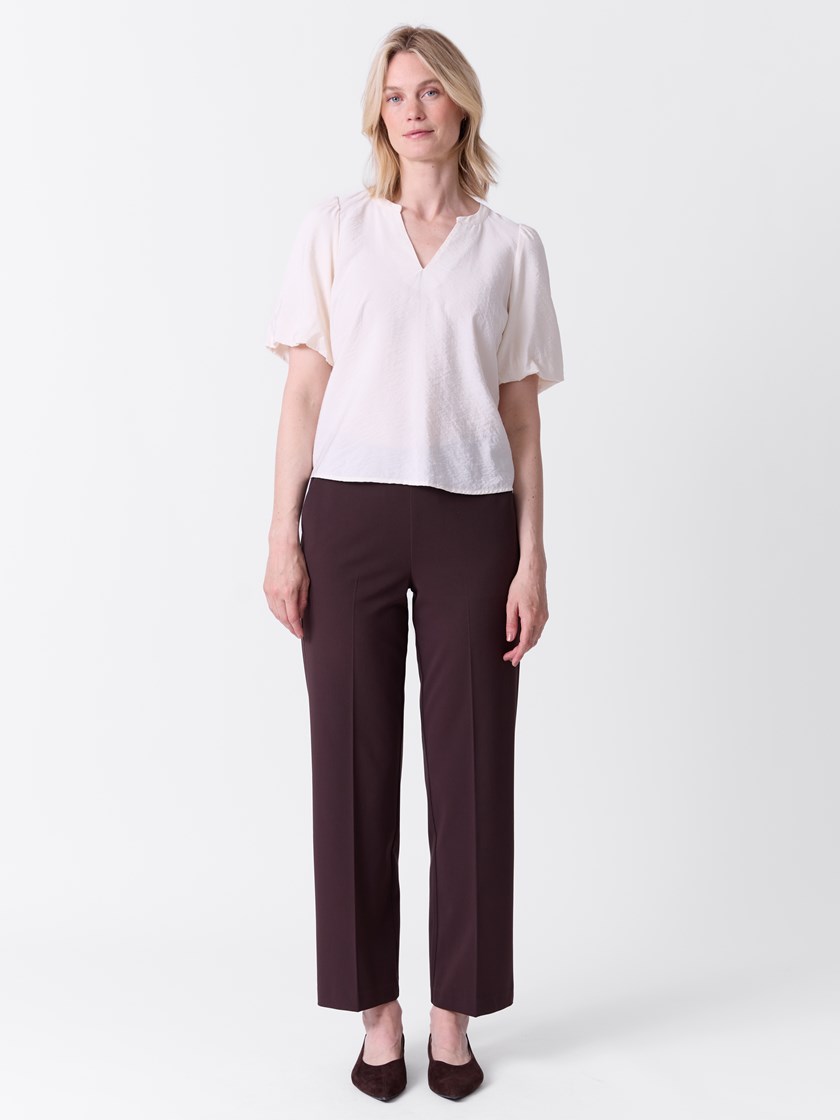 7516385 O79 7516385_O79-VAVITE-A26-Modell-Front_chn=match_5298_Camelia bluse O79.jpg_Front||Front