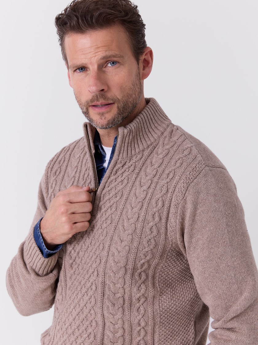 7516392 AN9 7516392_AN9-REDFORD-A26-Modell-Front_chn=match_4237_Holger zip genser AN9.jpg_Front