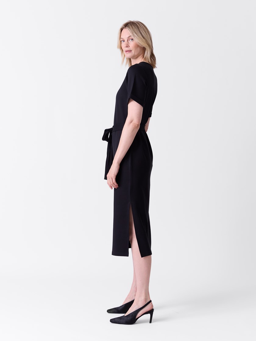 7516404 ID2 7516404_ID2-VAVITE-A26-Modell-Front_chn=match_9548_Mona kjole ID2.jpg_Front||Front