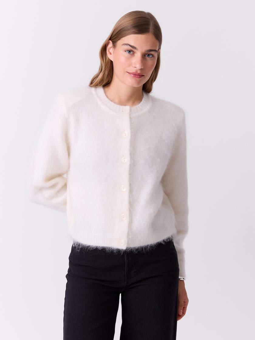 7516405 O79 7516405_O79-DONNA-A26-Modell-Front_chn=match_7681_Esme cardigan O79.jpg_Front||Front
