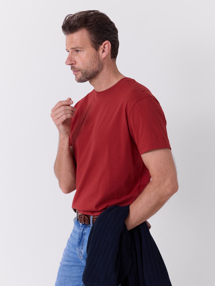 Joe t-skjorte 7516430_KBE-REDFORD-A26-Modell-Front_chn=match_310_Joe t-skjorte KBE.jpg_Front||Front