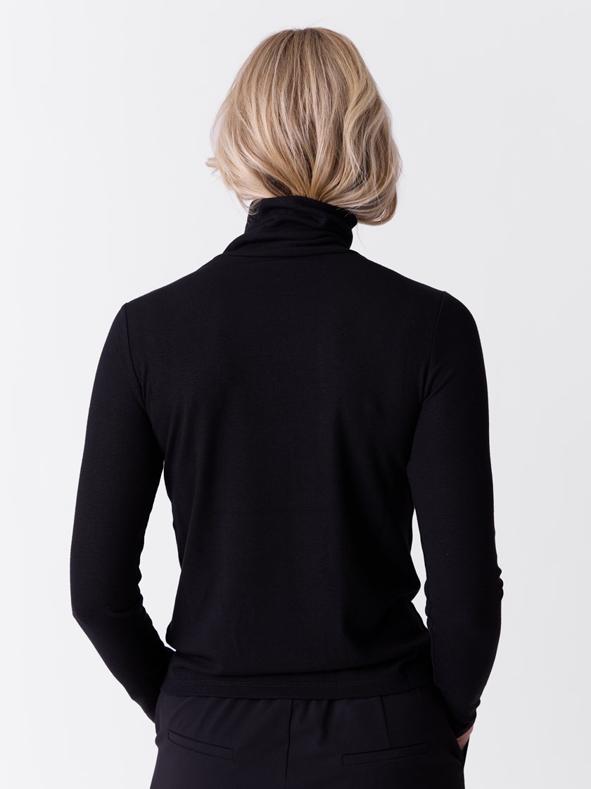 7516437 ID2 7516437_ID2-VAVITE-A26-Modell-Front_chn=match_1937_Lena pologenser ID2.jpg_Front||Front