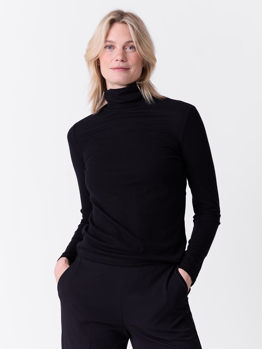 7516437 ID2 7516437_ID2-VAVITE-A26-Modell-Front_chn=match_7078_Lena pologenser ID2.jpg_Front||Front