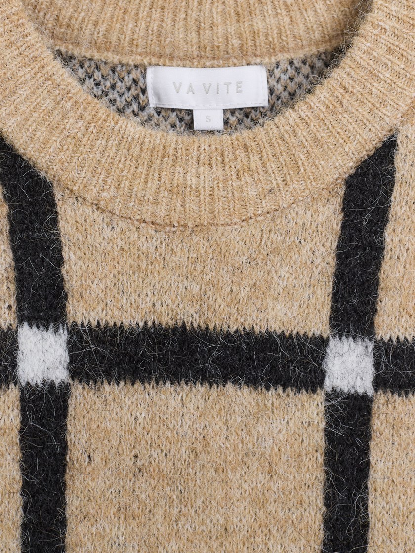 7516454 AHK 7516454_AHK-VAVITE-A26-Front_4378_Florence jaquard genser AHK.jpg_Front||Front