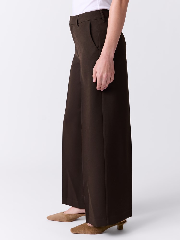 Luella bukse 7516502_AIJ-DONNA-A26-Modell-Front_chn=match_7004_Luella bukse AIJ.jpg_Front||Front